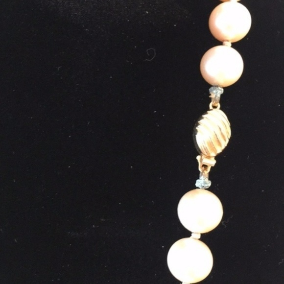 Simulated Pearl Necklace - Picture 2 of 2